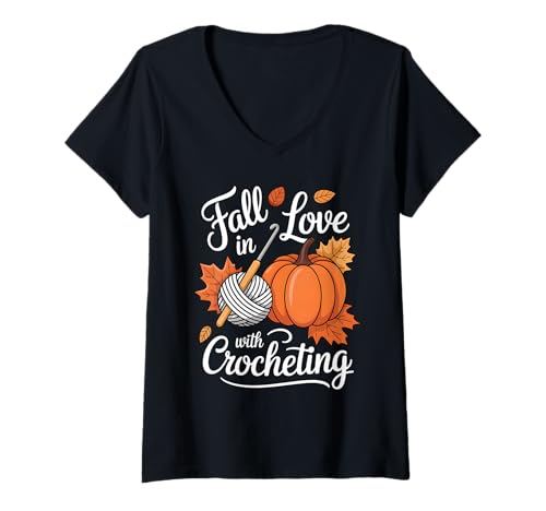 Damen Thanksgiving Verlieben Sie Sich in gehäkeltes Herbstgarn T-Shirt mit V-Ausschnitt Damen Thanksgiving Verlieben Sie Sich in gehäkeltes Herbstgarn T-Shirt mit V-Ausschnitt von Funny Crocheting Lover Thanksgiving & Fall Apparel