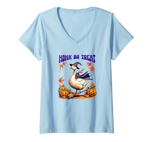 Damen Honk or Treat Silly Goose Flying Halloween Kürbis Besen Spaß T-Shirt mit V-Ausschnitt Damen Honk or Treat Silly Goose Flying Halloween Kürbis Besen Spaß T-Shirt mit V-Ausschnitt von Funny Cute Witches Ghosts Goblins or Geese CLR
