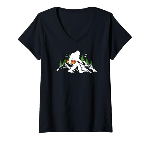 Damen Big Foot Sasquatch hält Hotdog Wiener Lover T-Shirt mit V-Ausschnitt Damen Big Foot Sasquatch hält Hotdog Wiener Lover T-Shirt mit V-Ausschnitt von Funny Foodie Hot Dog Gifts