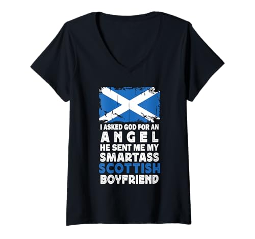 Damen Funny Smartass Scottish Boyfriend Scotland Flag T-Shirt mit V-Ausschnitt Damen Funny Smartass Scottish Boyfriend Scotland Flag T-Shirt mit V-Ausschnitt von Funny Girlfriend Boyfriend Novelty Tops ...