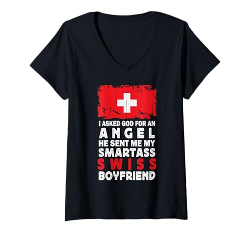 Damen Funny Smartass Swiss Boyfriend Switzerland Flag T-Shirt mit V-Ausschnitt Damen Funny Smartass Swiss Boyfriend Switzerland Flag T-Shirt mit V-Ausschnitt von Funny Girlfriend Boyfriend Novelty Tops ...