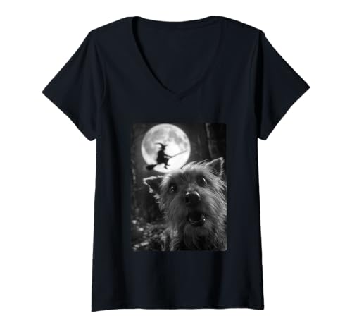 Damen Lustiger Yorkshire Terrier Selfie Mond Fliegende Hexe Halloween T-Shirt mit V-Ausschnitt Damen Lustiger Yorkshire Terrier Selfie Mond Fliegende Hexe Halloween T-Shirt mit V-Ausschnitt von Funny Halloween Animals Selfies Clothing