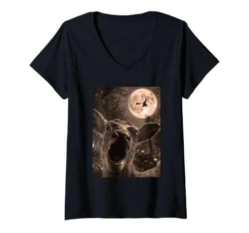 Damen Lustiges Hirsch Selfie Vollmond Fliegende Hexe Wald Halloween T-Shirt mit V-Ausschnitt Damen Lustiges Hirsch Selfie Vollmond Fliegende Hexe Wald Halloween T-Shirt mit V-Ausschnitt von Funny Halloween Animals Selfies Clothing
