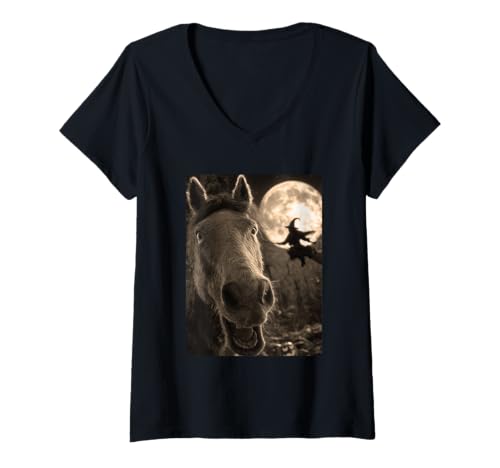 Damen Lustiges Pferd Selfie Vollmond Fliegende Hexe Wald Halloween T-Shirt mit V-Ausschnitt Damen Lustiges Pferd Selfie Vollmond Fliegende Hexe Wald Halloween T-Shirt mit V-Ausschnitt von Funny Halloween Animals Selfies Clothing