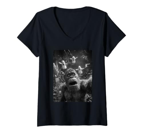 Damen Lustiges Bigfoot Selfie mit Geistern Spukwald Halloween T-Shirt mit V-Ausschnitt Damen Lustiges Bigfoot Selfie mit Geistern Spukwald Halloween T-Shirt mit V-Ausschnitt von Funny Halloween Forest Selfies Clothing
