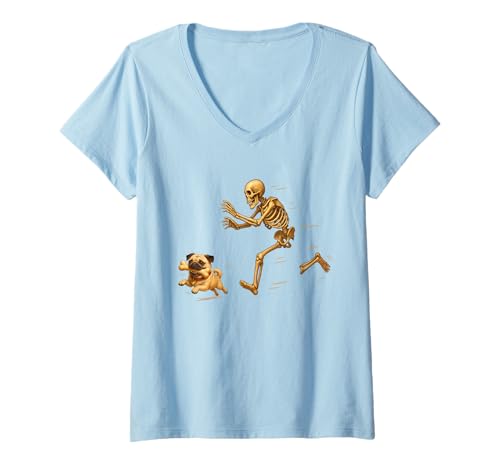 Damen Funny Pug Dog Halloween Steal Bone Skeleton Chase Spooky Pug T-Shirt mit V-Ausschnitt Damen Funny Pug Dog Halloween Steal Bone Skeleton Chase Spooky Pug T-Shirt mit V-Ausschnitt von Funny Halloween Pets Skeleton Chase Novelty Tops..