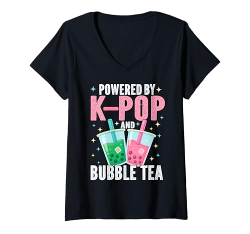 Damen Angetrieben von KPOP und Bubble Tea Boba Korean Milk Matcha Anime T-Shirt mit V-Ausschnitt von Funny K-Pop Kawaii Korean Milk Matcha Anime Tee