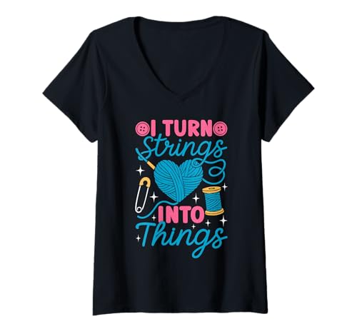 Damen Ich verwandle Saiten in Dinge T-Shirt mit V-Ausschnitt Damen Ich verwandle Saiten in Dinge T-Shirt mit V-Ausschnitt von Funny Knits Apparel Knitting Gifts Yarn Hoarder
