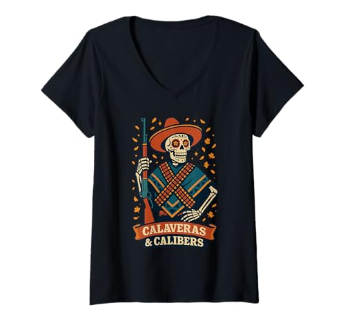 Damen Calaveras & Calibers Funny Dia de los Muertos - Pistole T-Shirt mit V-Ausschnitt von Funny Mexican Dia de los Muertos Retro Gun Sayings