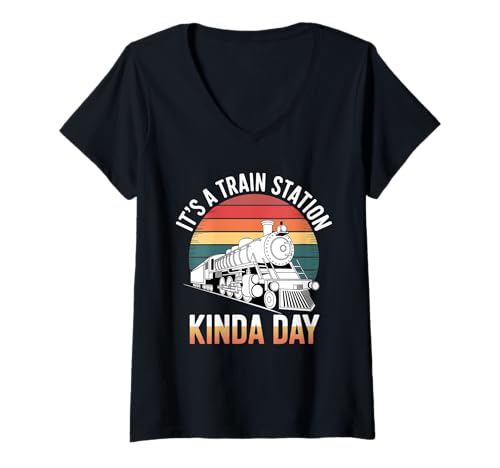 Damen It's A Train Station Kinda Day Lokomotive Modellzug T-Shirt mit V-Ausschnitt Damen It's A Train Station Kinda Day Lokomotive Modellzug T-Shirt mit V-Ausschnitt von Funny Model Train Collector Locomotives Gifts