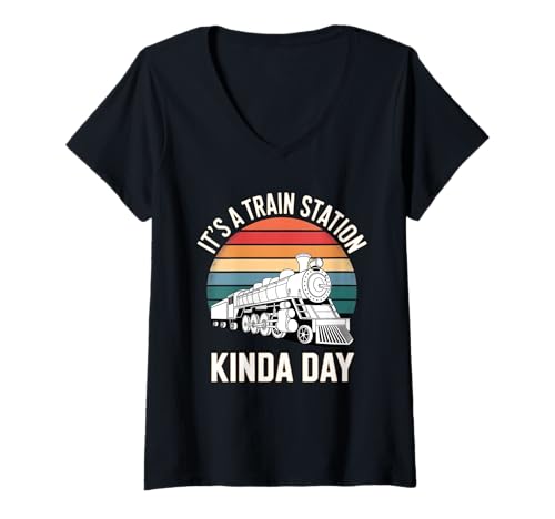 Damen It's A Train Station Kinda Day Lokomotive Train Enthusiast T-Shirt mit V-Ausschnitt Damen It's A Train Station Kinda Day Lokomotive Train Enthusiast T-Shirt mit V-Ausschnitt von Funny Model Train Collector Locomotives Gifts