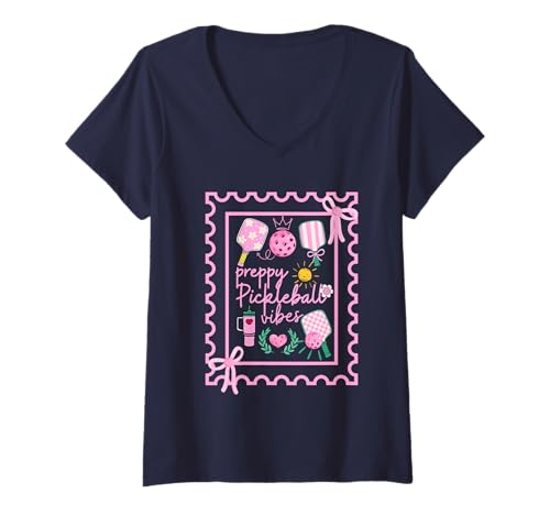 Damen Preppy Pickleball Vibes Paddel Bows Doodles, rosa, Pastellfarben T-Shirt mit V-Ausschnitt von Funny Pickleball Shirts by Southerngal