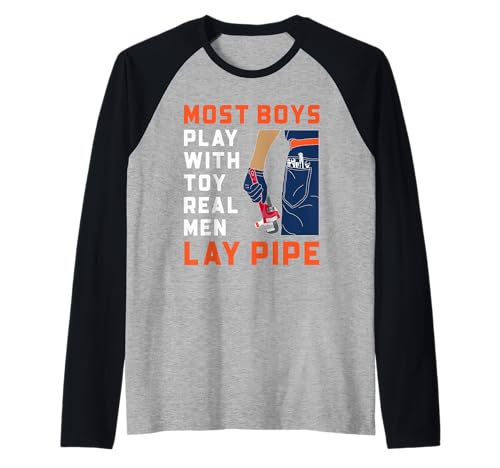 Lustiges Klempner-Zitat Real Men Lay Pipe Sanitär-Witz Raglan von Funny Plumber Gifts Store