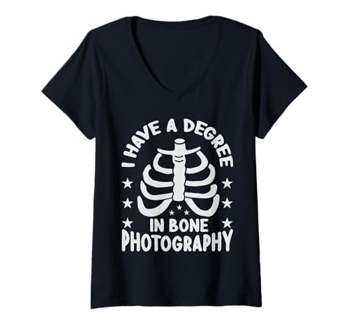 Damen I Have A Degree In Bone Photography - Funny Radiologist T-Shirt mit V-Ausschnitt Damen I Have A Degree In Bone Photography - Funny Radiologist T-Shirt mit V-Ausschnitt von Funny Quotes - Fun Sayings - Memes And Jokes