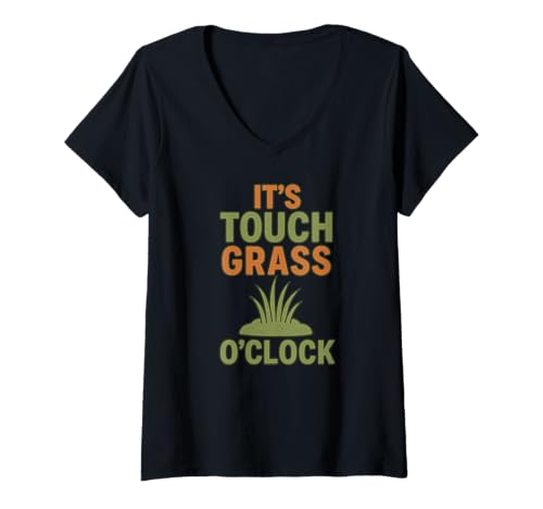 Damen Es ist Touch Grass O'Clock T-Shirt mit V-Ausschnitt Damen Es ist Touch Grass O'Clock T-Shirt mit V-Ausschnitt von Funny Thoughtful Design Co.