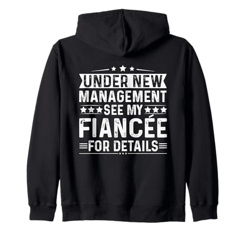 Unter Neuer Leitung Siehe Meine Verlobte Lustiges Engagement für ihn Kapuzenjacke Unter Neuer Leitung Siehe Meine Verlobte Lustiges Engagement für ihn Kapuzenjacke von Funny fiance Shirt For Men Funny Engaged Man Gifts
