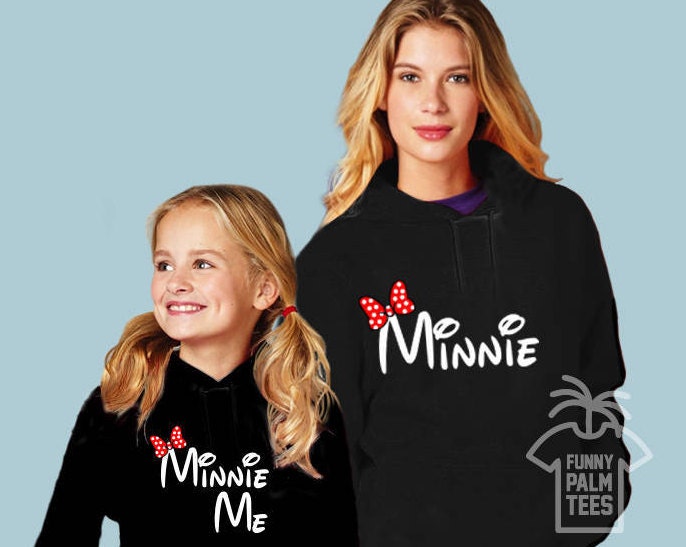 Mutter Und Tochter Outfits Minnie Me Hoodies Passenden Sweatshirts Mutter Und Tochter Outfits Minnie Me Hoodies Passenden Sweatshirts von FunnyPalmTees