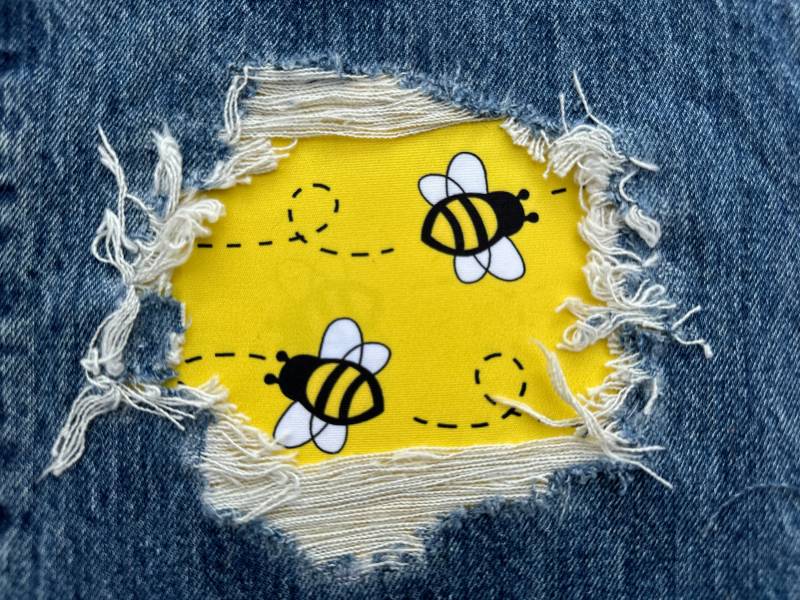 Bee Print Stoff Peek A Boo Aufnäher Zum Aufbügeln Bandana Patches Für Denim Löcher Knie von FunnyPatches