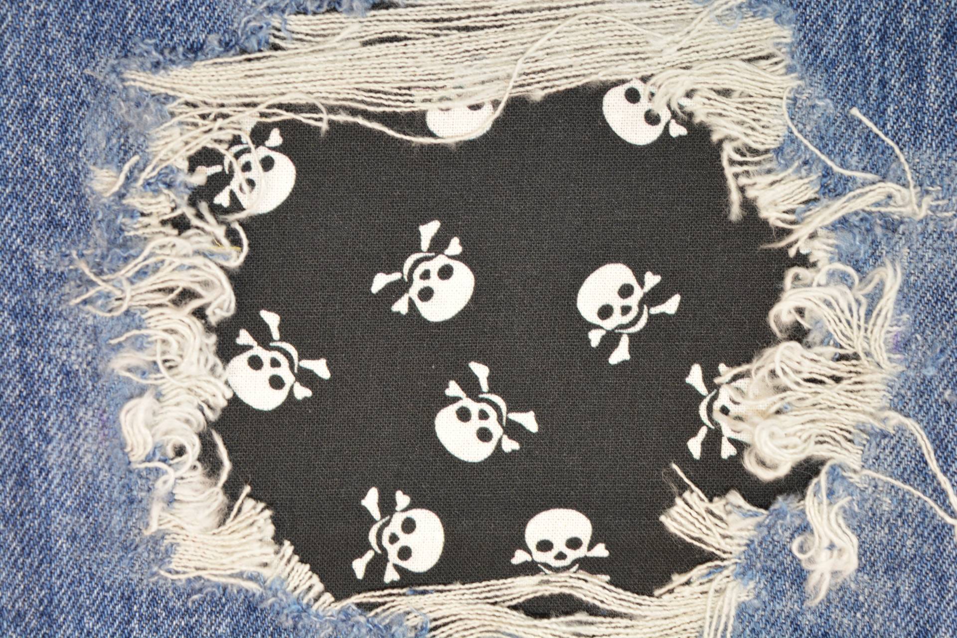 Mini Skull Aufnäher Peek A Boo in Jeans von FunnyPatches