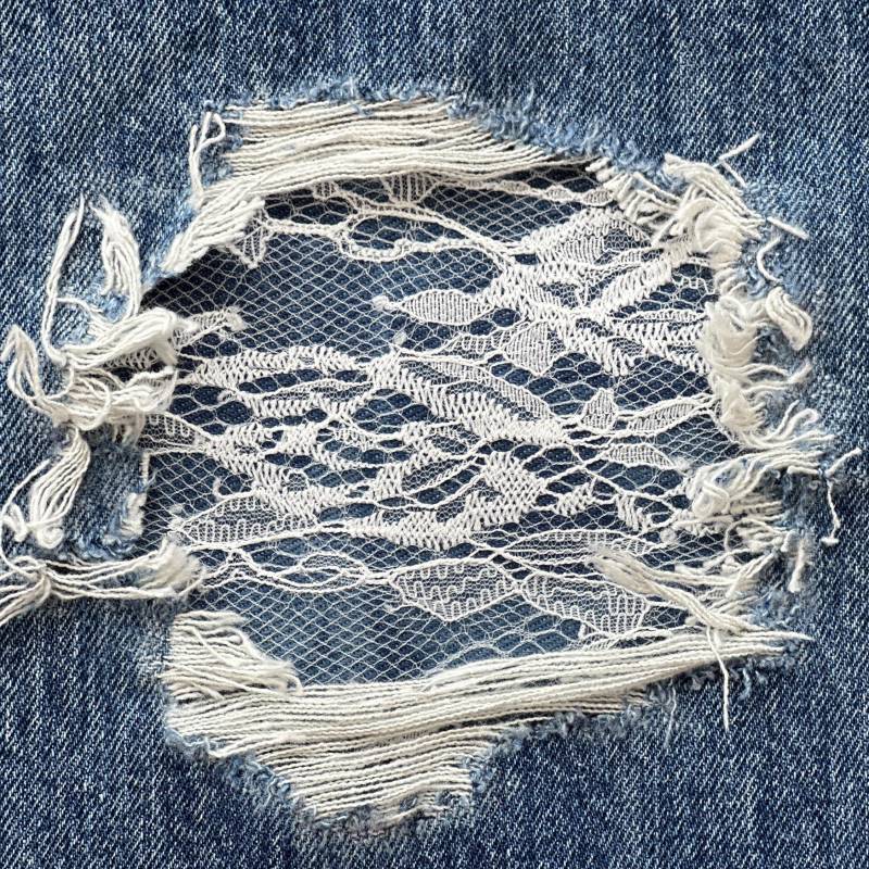 Weiße Spitze Auf Blauem Denim-Patch Für Denim-Löcher Patch Knie Patches von FunnyPatches