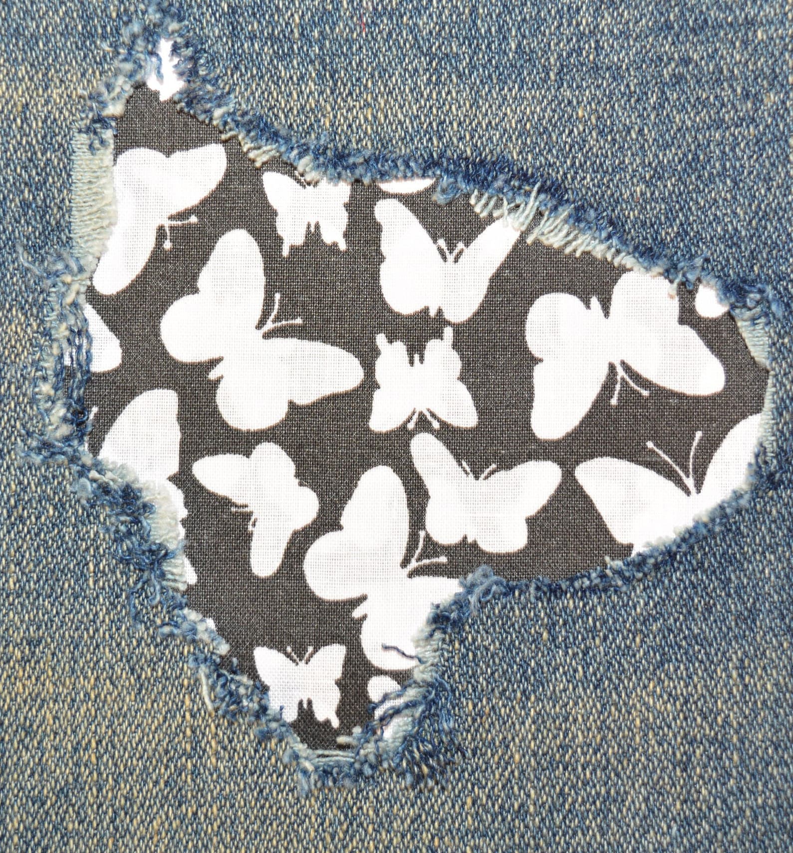 Weißer Schmetterling Peek A Boo Patch Bandana Stoff Patches Für Denim Löcher von FunnyPatches