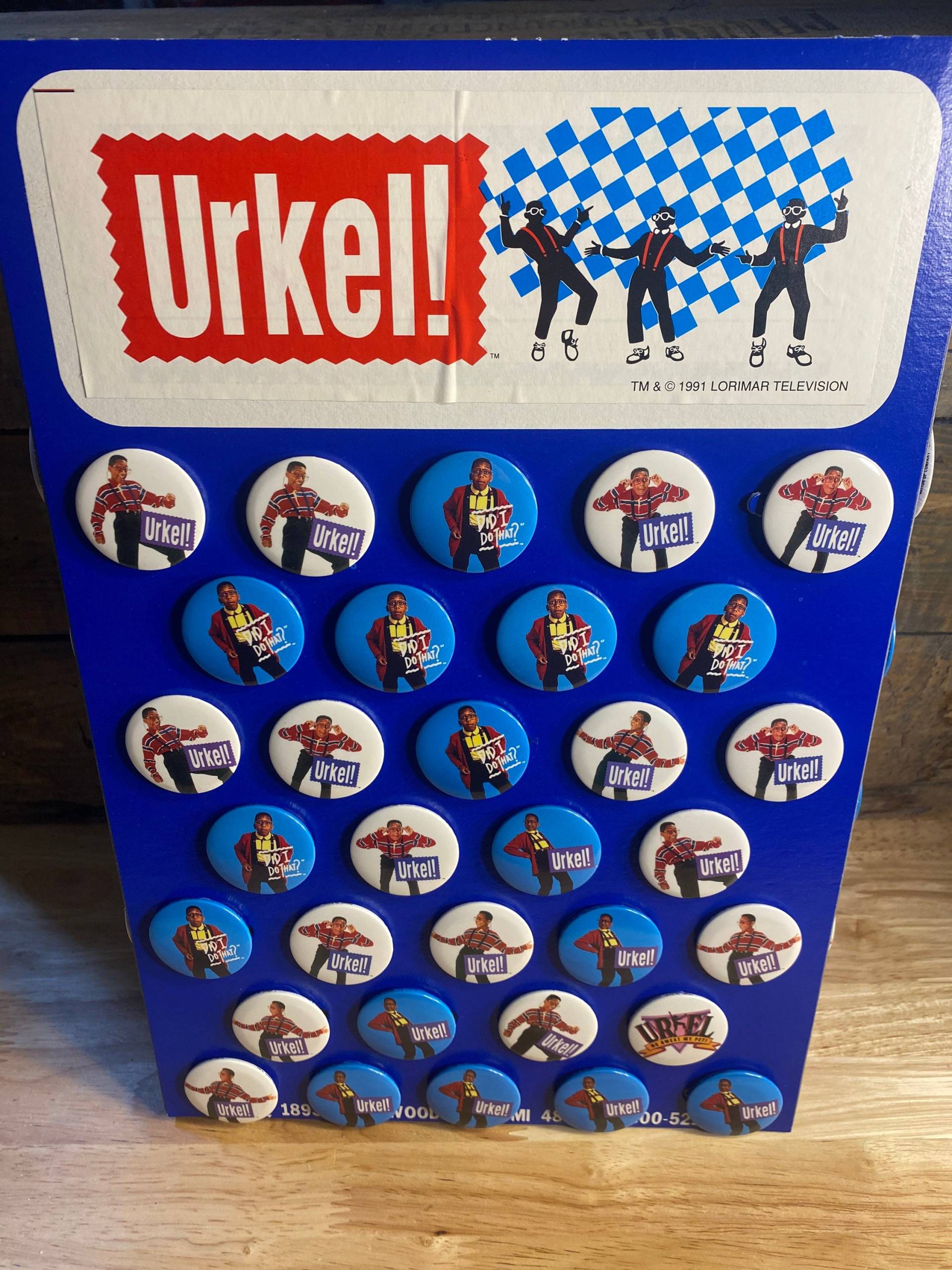 Vintage Steve Urkel Pappaufsteller // Deadstock 1991 Cardboard Store Display Pin Button Set 41 Stück Family Matters Tv Sendung Vintage Steve Urkel Pappaufsteller // Deadstock 1991 Cardboard Store Display Pin Button Set 41 Stück Family Matters Tv Sendung von FunnyTruckerHats