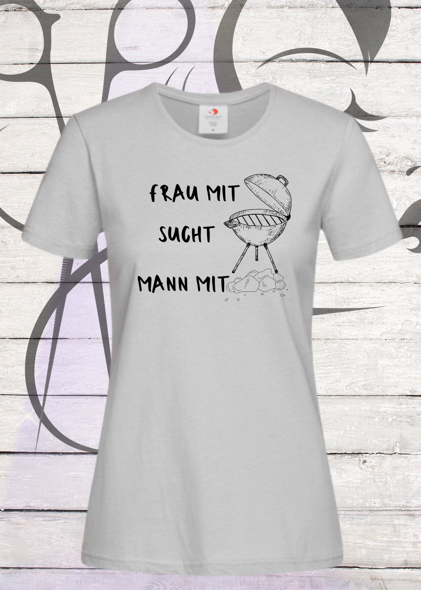 Damen T-Shirt "Frau Mit Grill Sucht Mann Kohle' Witziges Geschenk Damen T-Shirt "Frau Mit Grill Sucht Mann Kohle' Witziges Geschenk von FunnyZoomStore