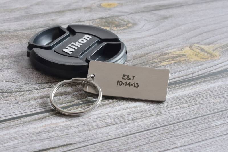 Personalisierter Edelstahl Schlüsselanhänger Individuell Graviertes Geschenk von Funnymetals