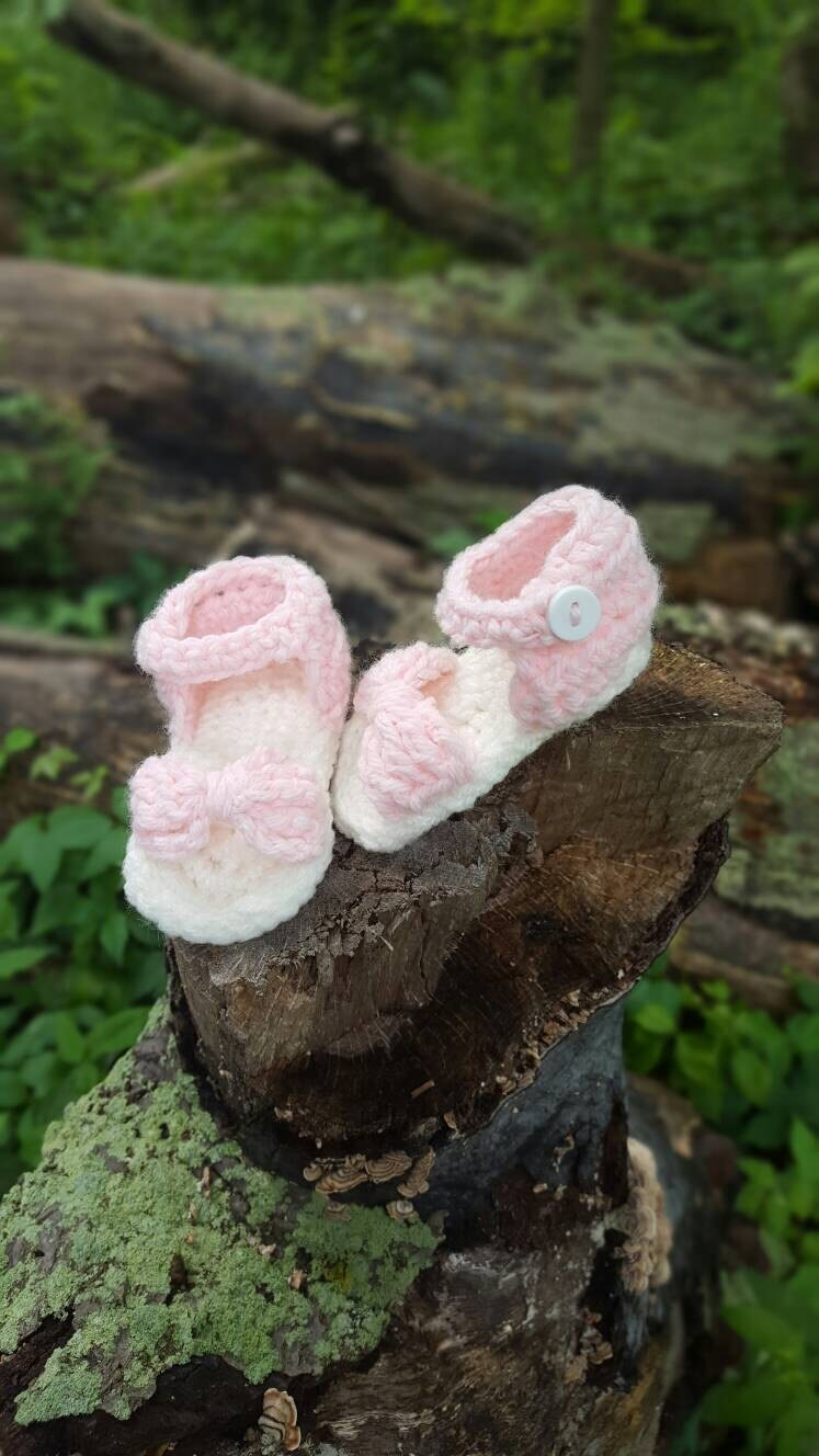 Pinke Babysandalen, Elegante Sandalen, Rosa Und Cremefarbene Schuhe, Schleifensandalen, Pastellschleifensandalen von FuntymeDesigns