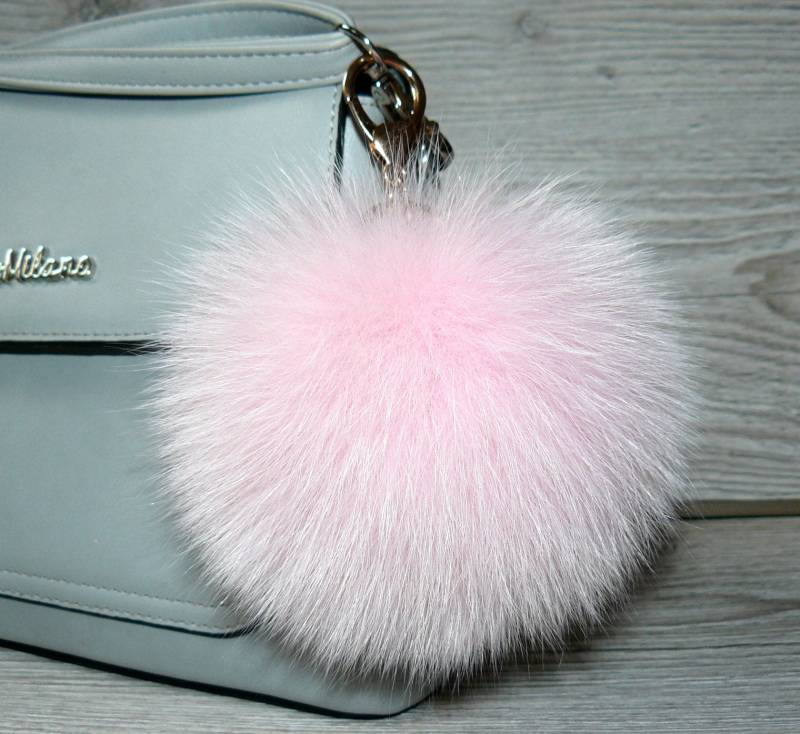 Rosa Pelz Pompon Schlüsselanhänger, Taschenanhänger, Flauschiger Schlüsselanhänger Fürs Auto, Echter Fuchs Fell Pompom, Fellbällchen Geschenk Für Sie Rosa Pelz Pompon Schlüsselanhänger, Taschenanhänger, Flauschiger Schlüsselanhänger Fürs Auto, Echter Fuchs Fell Pompom, Fellbällchen Geschenk Für Sie von FurAccessoriesUA
