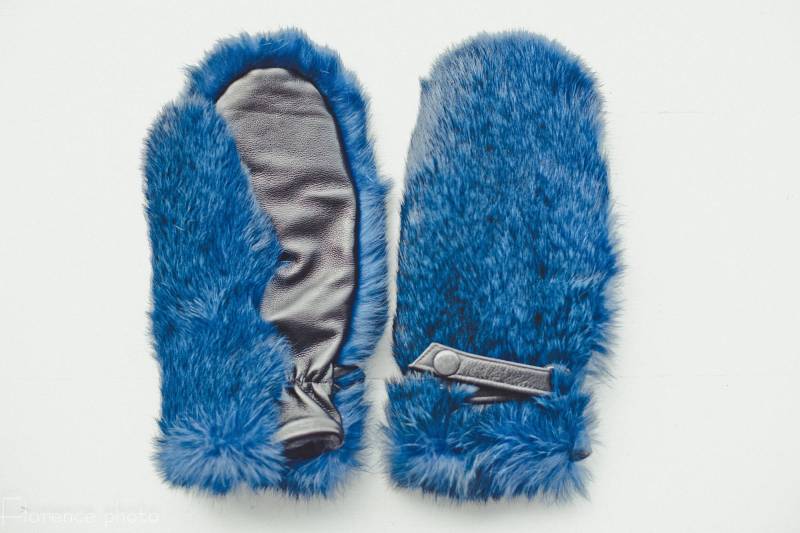 Blaue Kaninchenfell-Fäustlinge - Echtpelz Winterhandschuhe Für Damen & Herren von FurForestfox