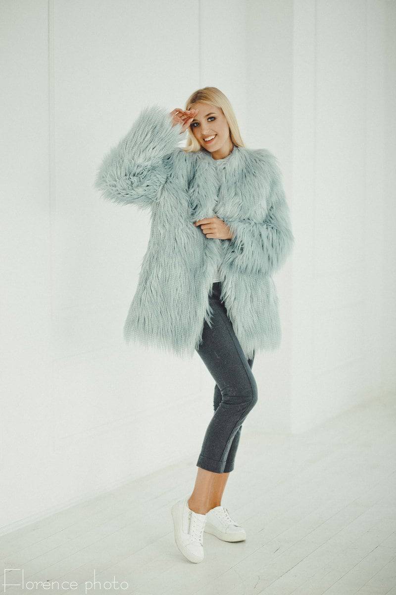 Blaue Kunstpelz Jacke - Mantel Damen Plus Größe Flauschiger Pelzjacke Pelzmantel Vintage von FurForestfox