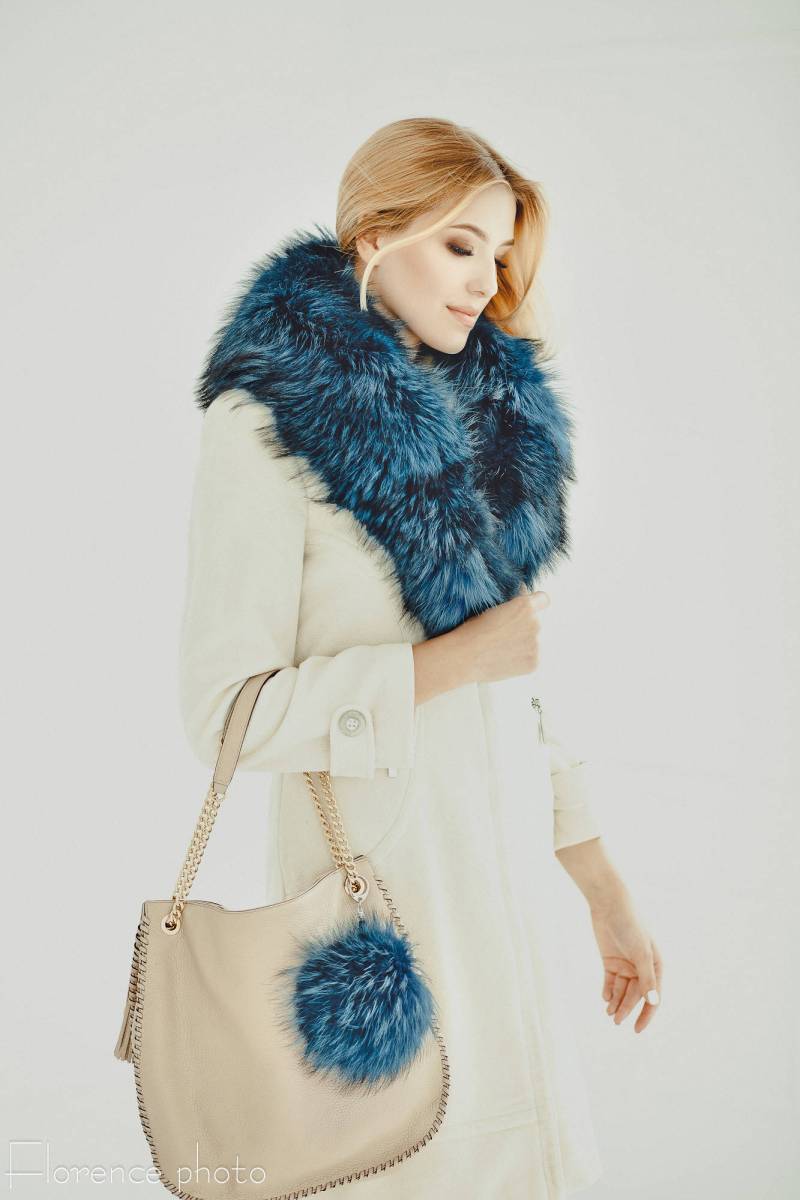 Blauer Waschbärpelzkragen Für Mantel | Abnehmbarer Echtpelz-Schal Flauschiger Winter-Wrap Frauen Braut Cover Up von FurForestfox