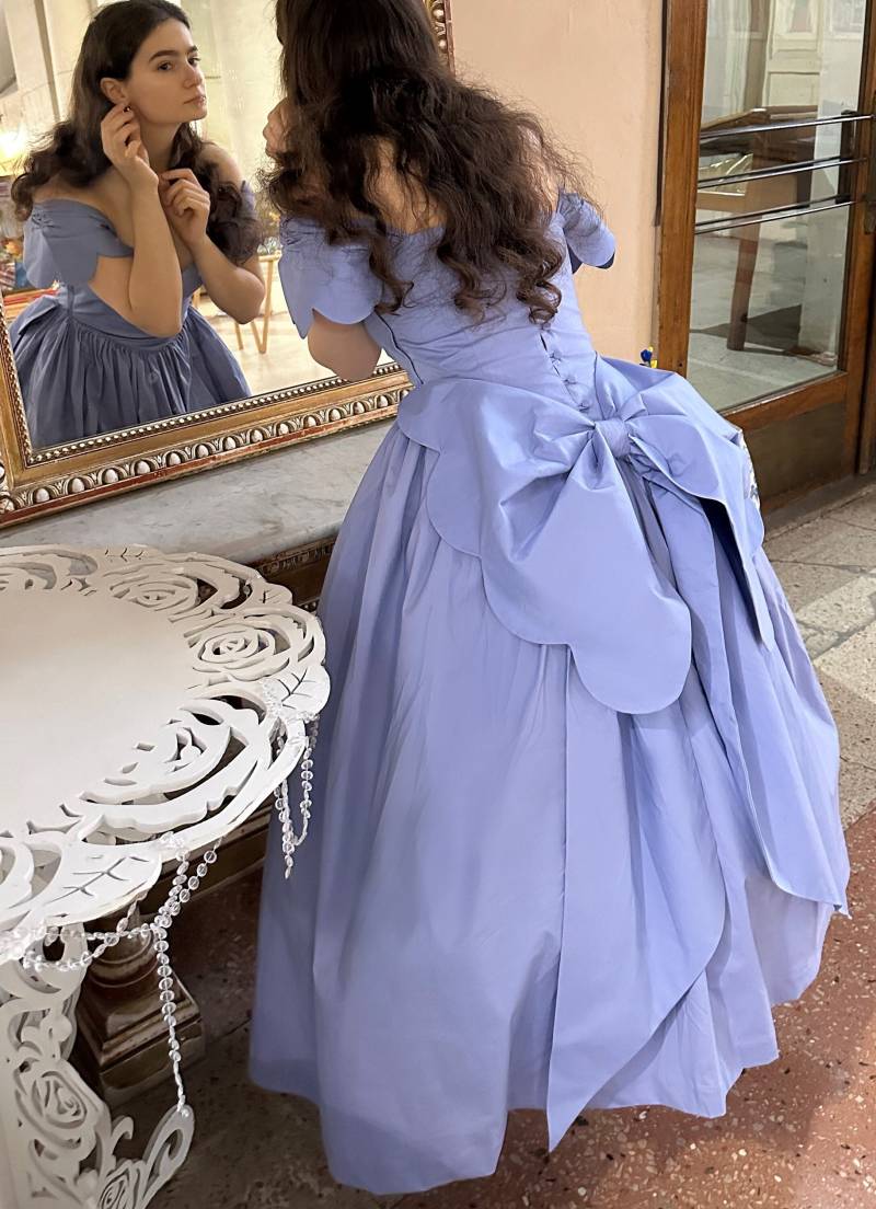 Lila Schultern Aus Baumwolle Wunderschöne Furfur Kleid Big Bow Abendkleid von FurFurGarments