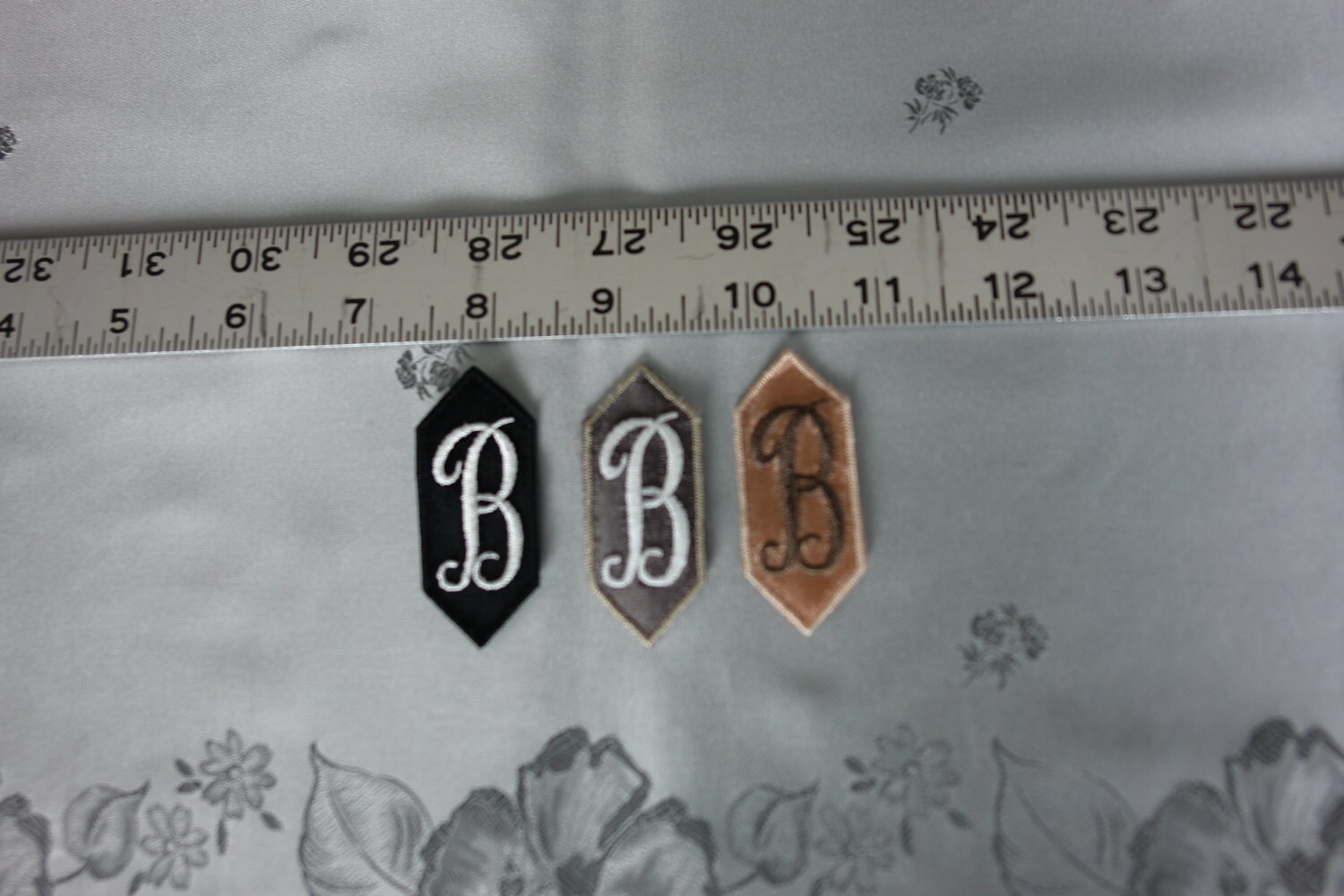 Bestickt Monogrammed Initial - B von FurUsedGold