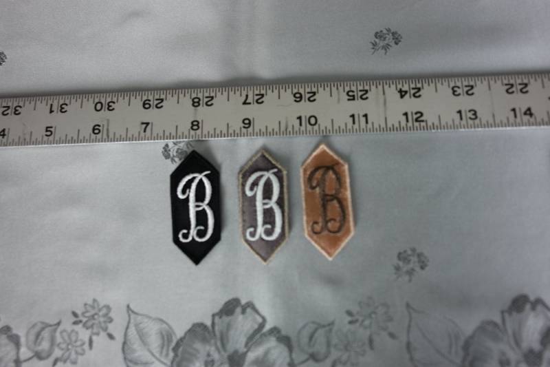 Bestickt Monogrammed Initial - B Bestickt Monogrammed Initial - B von FurUsedGold