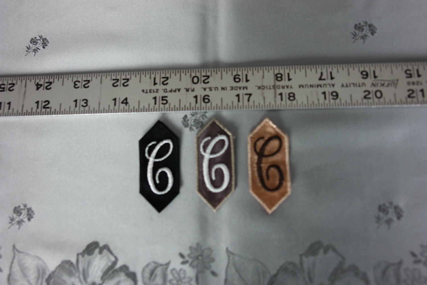 Bestickt Monogrammed Initial-C von FurUsedGold