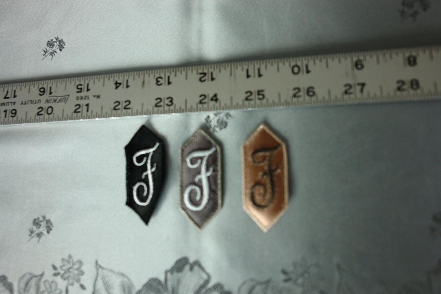 Bestickt Monogrammed Initial-F von FurUsedGold