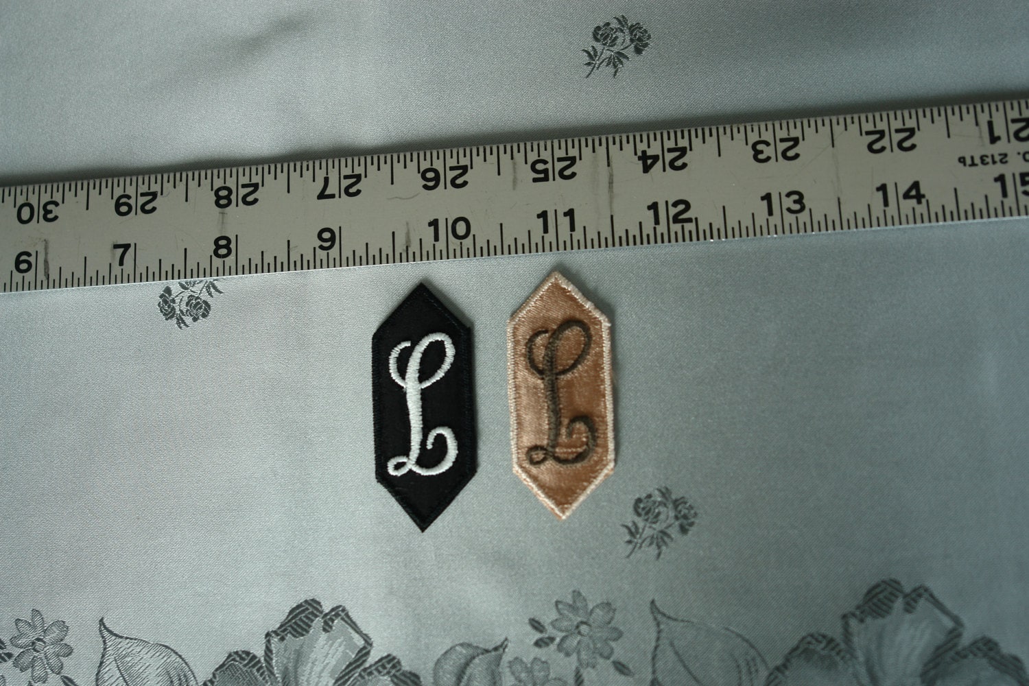 Bestickt Monogrammed Initial-L von FurUsedGold