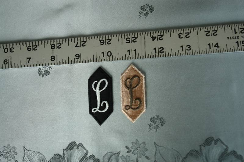 Bestickt Monogrammed Initial-L Bestickt Monogrammed Initial-L von FurUsedGold