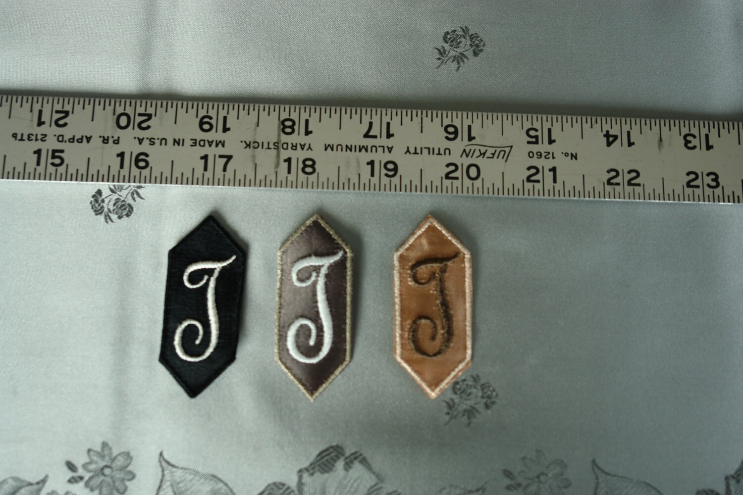 Bestickt Monogrammed Initial-T von FurUsedGold