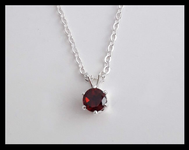 Runder Granat | Januar Birthstone Anhänger Mit Verstellbarer Sterling Silber Kette Halskette - Tolles Schmuck Geschenk von FurrEndlyCrafts