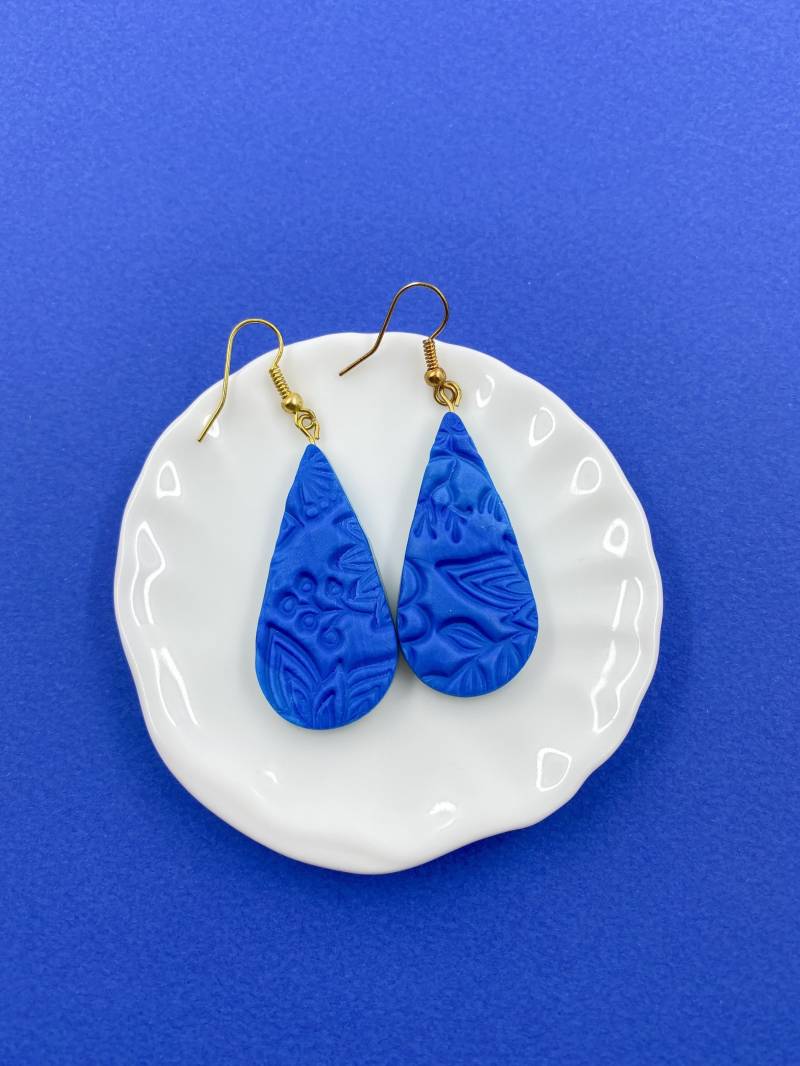 Blaue Tropfen Ohrringe, Blau Strukturierte Tropfen Ohrringe, Hochzeitsschmuck, Polymer Clay Statement Ohrringe von FurryQuill