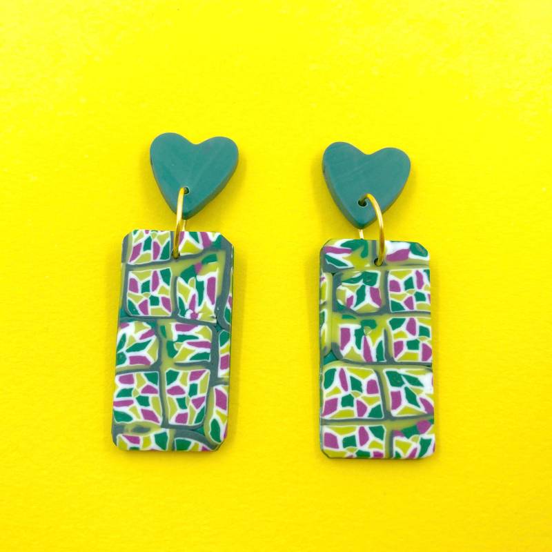 Bunte Mosaik Ohrringe, Baumeln Tropfen Mit Grünem Herz Ohrstecker, Medium Leichte Boho Chic Polymer Clay Statement Ohrringe Bunte Mosaik Ohrringe, Baumeln Tropfen Mit Grünem Herz Ohrstecker, Medium Leichte Boho Chic Polymer Clay Statement Ohrringe von FurryQuill