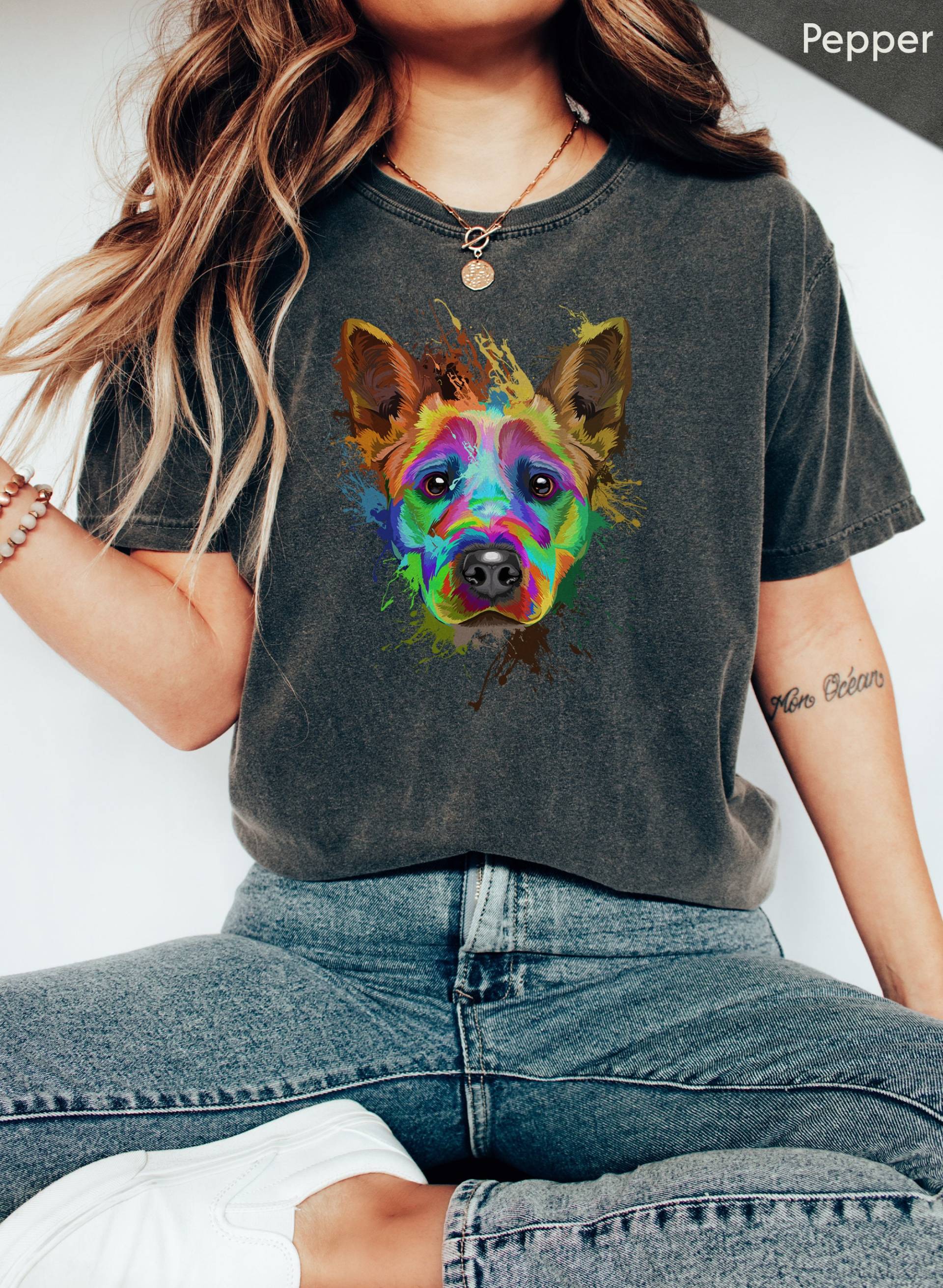 Australian Cattle Dog | Geschenk Für Hundeliebhaber Shirt Hundemama Frühling Garten Blau Heeler Vieh Hund Dekor von FursonalizeCo