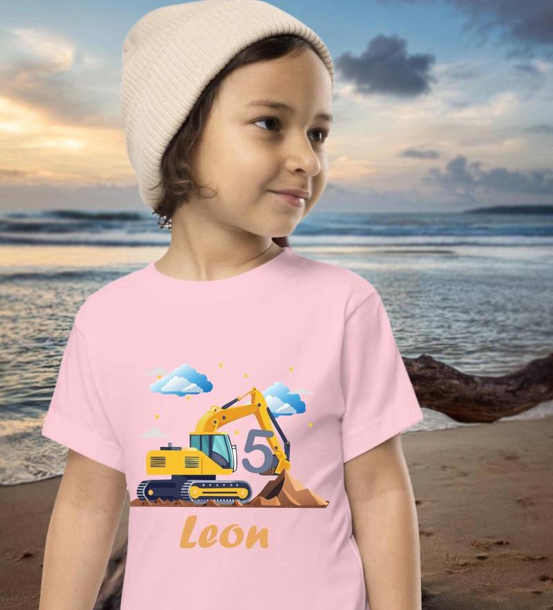 T-Shirt Personalisiert Geburtstagsshirt Geburtstagskind Junge Mädchen Bagger Kindershirt | From Bella + Canvas von FuturaGeneratio