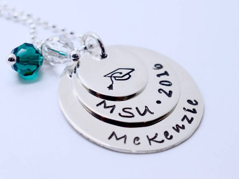 Personalisierte Abschluss Halskette - Sterling Silber Cap Klasse Von 2022 High School College Tech Schule Geschenk von FutureHeirloomDesign