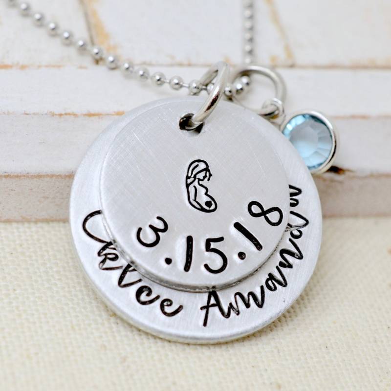 Personalisierte Halskette Für Werdende Mama, Mutter Halskette, Geschenk Sie, Baby Shower Geschenk, Gravierte Schwangerschaft von FutureHeirloomDesign