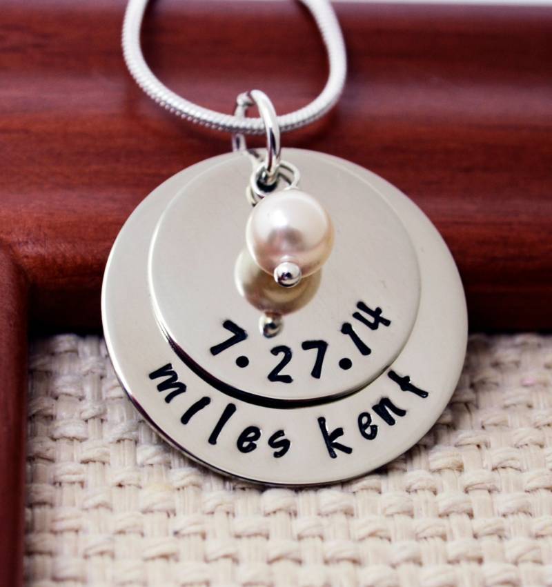 Personalisierte Mama Halskette, Mutter Neue Baby Personalisierter Schmuck, Mama, Kindername von FutureHeirloomDesign