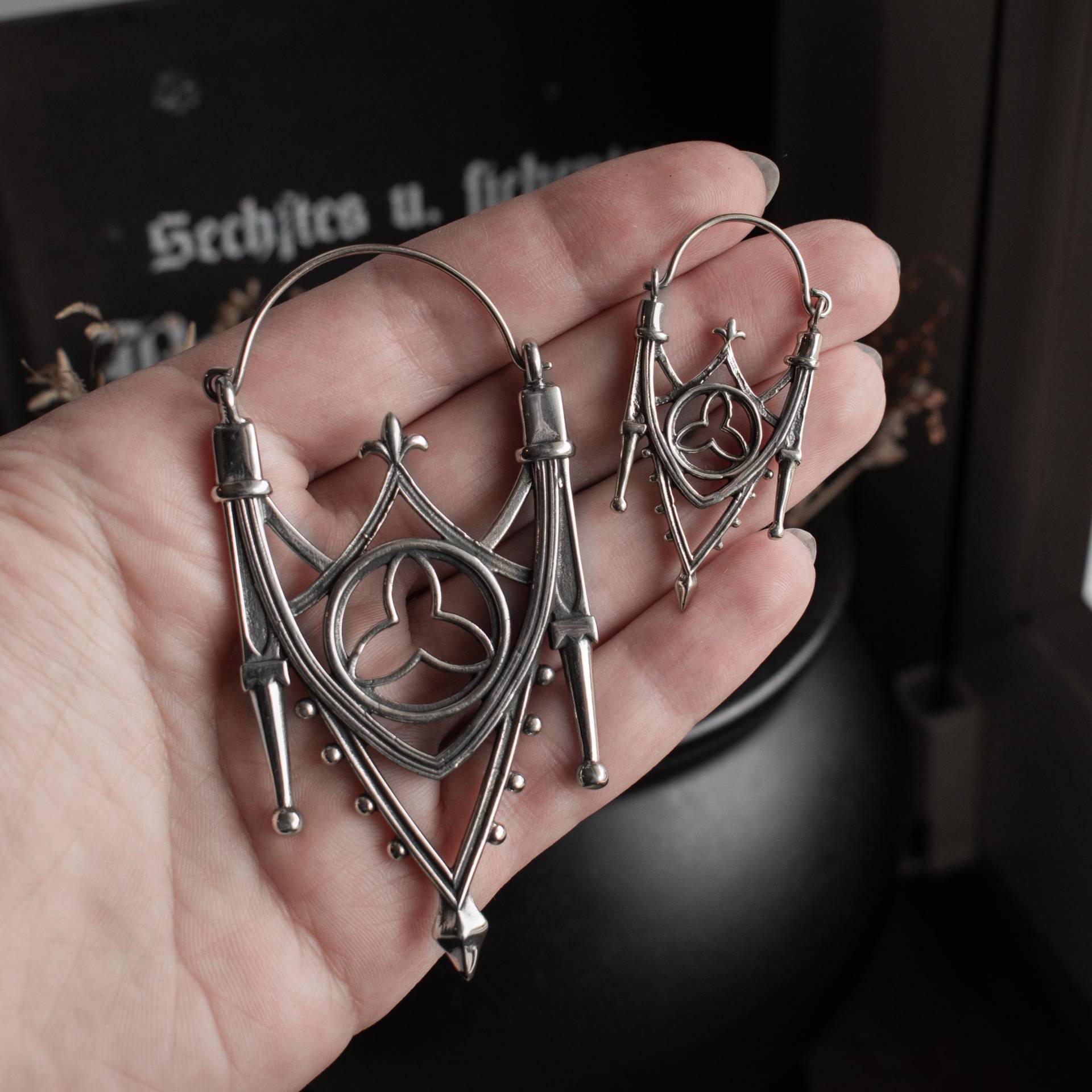 Gothic Arch Earrings | Silver Or Gold Color Small & Large Ear Hangers Cathedral Medieval Pair Gothic Arch Earrings | Silver Or Gold Color Small & Large Ear Hangers Cathedral Medieval Pair von FuxJewellerySale